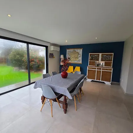 House For 6 People With Garden, Close To Beaches