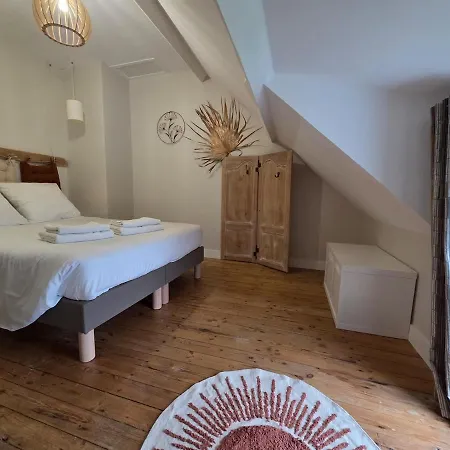 Villa House For 6 People With Garden, Close To Beaches