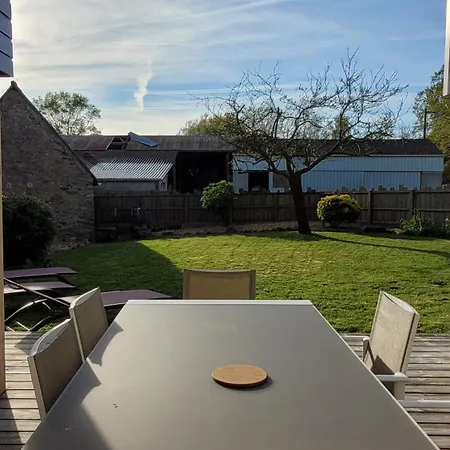 Villa House For 6 People With Garden, Close To Beaches *
