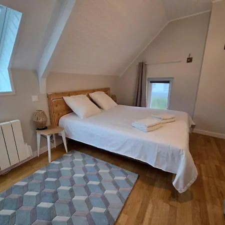 House For 6 People With Garden, Close To Beaches *