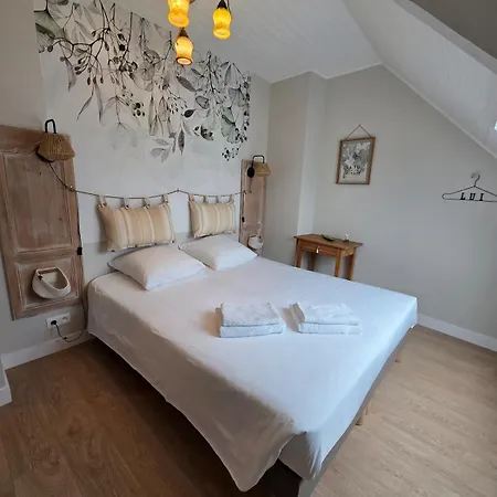 House For 6 People With Garden, Close To Beaches *